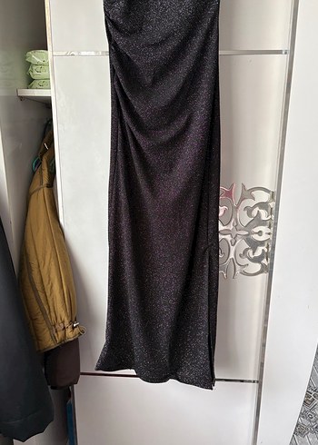 Siyah Yılan Desenli Uzun Drapeli Elbise - Görsel 3