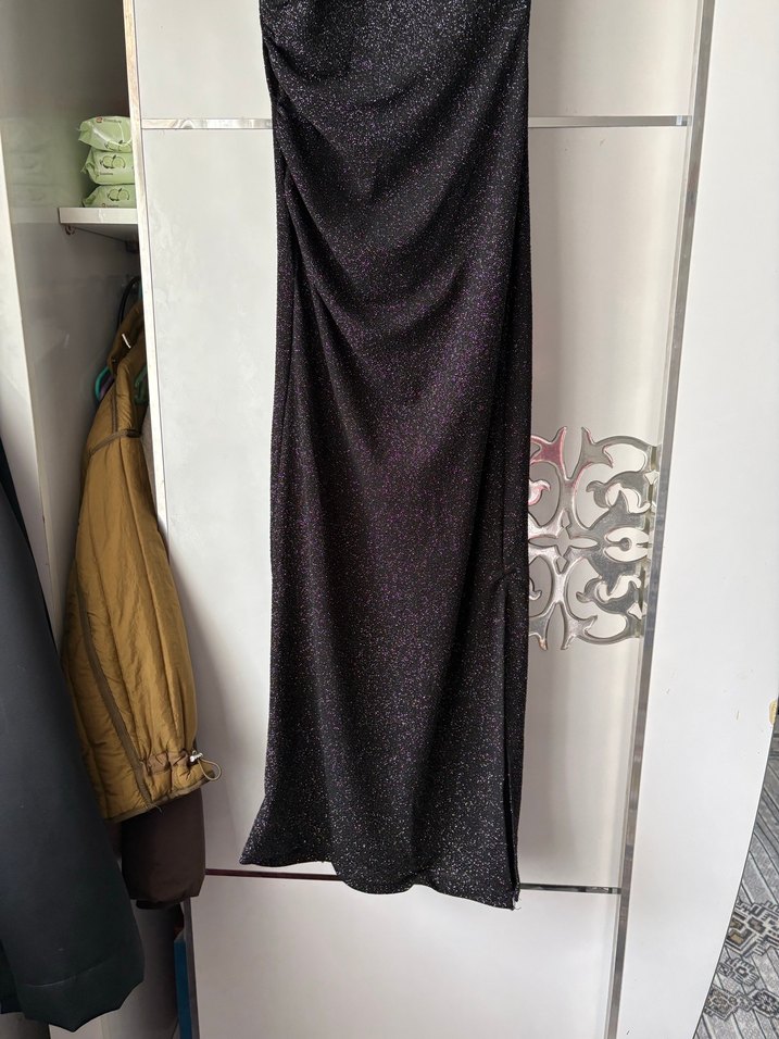 Siyah Yılan Desenli Uzun Drapeli Elbise - Görsel 3