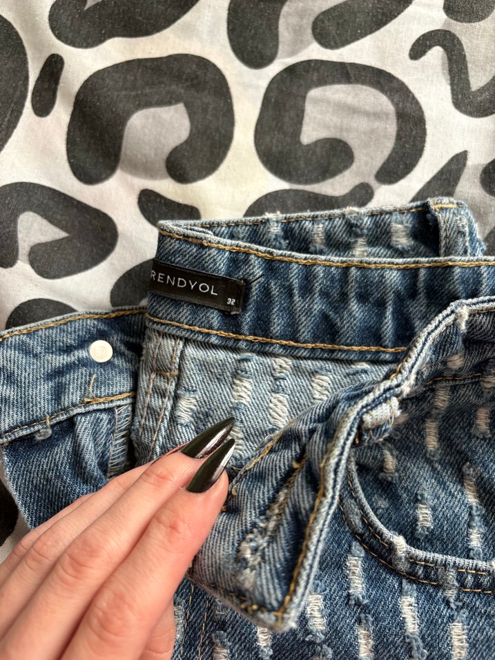 Kadın Mavi Batik Desenli Bol Kesim Kot Pantolon - Görsel 3