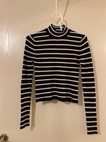 BERSHKA triko bluz