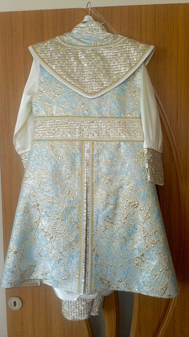 Parlak İşlemeli Beyaz Klasik Çocuk Takımı - Görsel 2