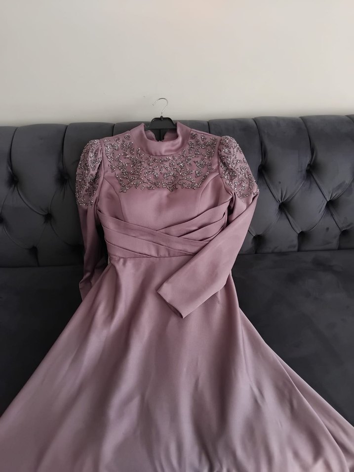 Uzun Kollu, Yüksek Yakalı Mor Abiye Elbise - Görsel 4