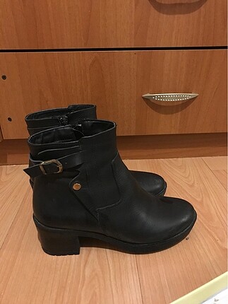 Polaris kadın bot