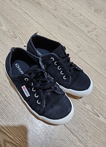 32 numara Superga
