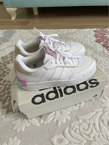 Adidas spor ayakkabı orijinal