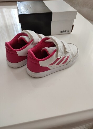 26 Beden beyaz Renk Adidas çocuk spor ayakkabi 26 numara