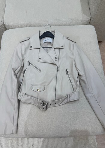 Bej Kemerli Kısa Deri Ceket - Görsel 2