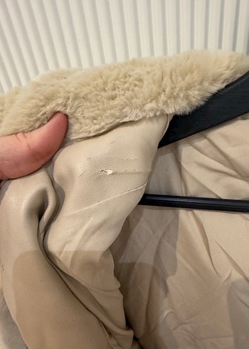 Zara Bej Kapüşonlu Kürklü Kadın Mont - Görsel 3