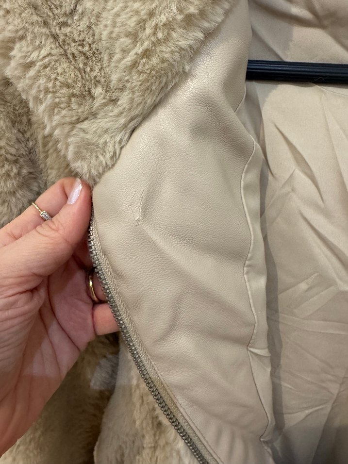 Zara Bej Kapüşonlu Kürklü Kadın Mont - Görsel 2