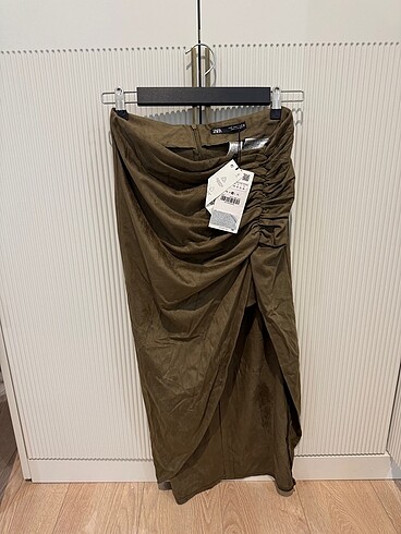 Zara haki süet yırtmaçlı etek
