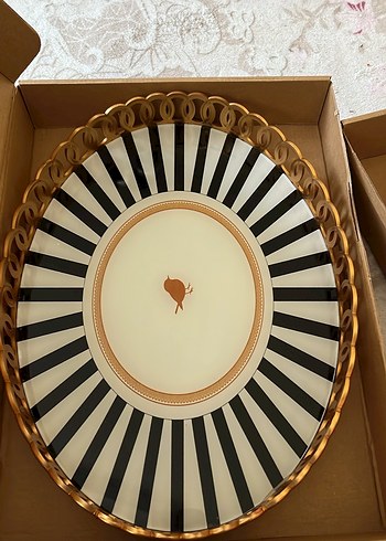 Klasik Modern Kırmızı Desenli Tepsi - Görsel 2