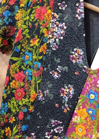 Zara Çiçek Desenli V Yakalı Midi Bohem Elbise