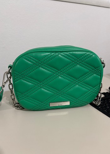 Bershka Yesil Kapitone Cift Askili Omuz Cantasi