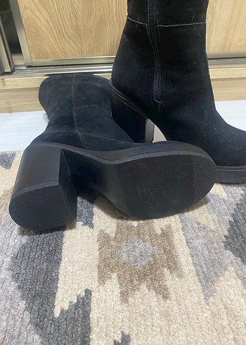 Siyah Süet Tokalı Blok Topuk Bot - Görsel 2