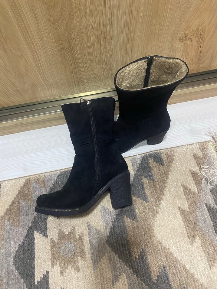 Siyah Süet Tokalı Kadın Bot - Görsel 3