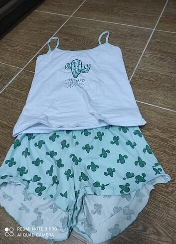 Şortlu pijama takımı