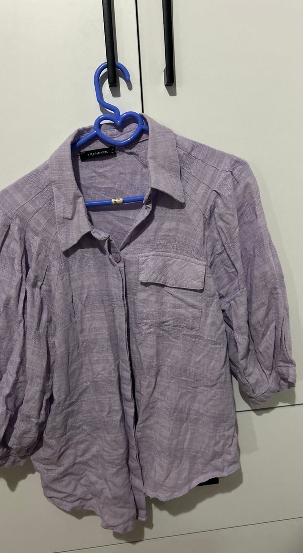 Düğmeli, Kısa Kollu Mor Keten Gömlek - Görsel 4