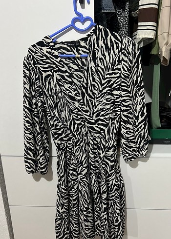 Zebra Desenli V Yaka Uzun Kollu Elbise - Görsel 2