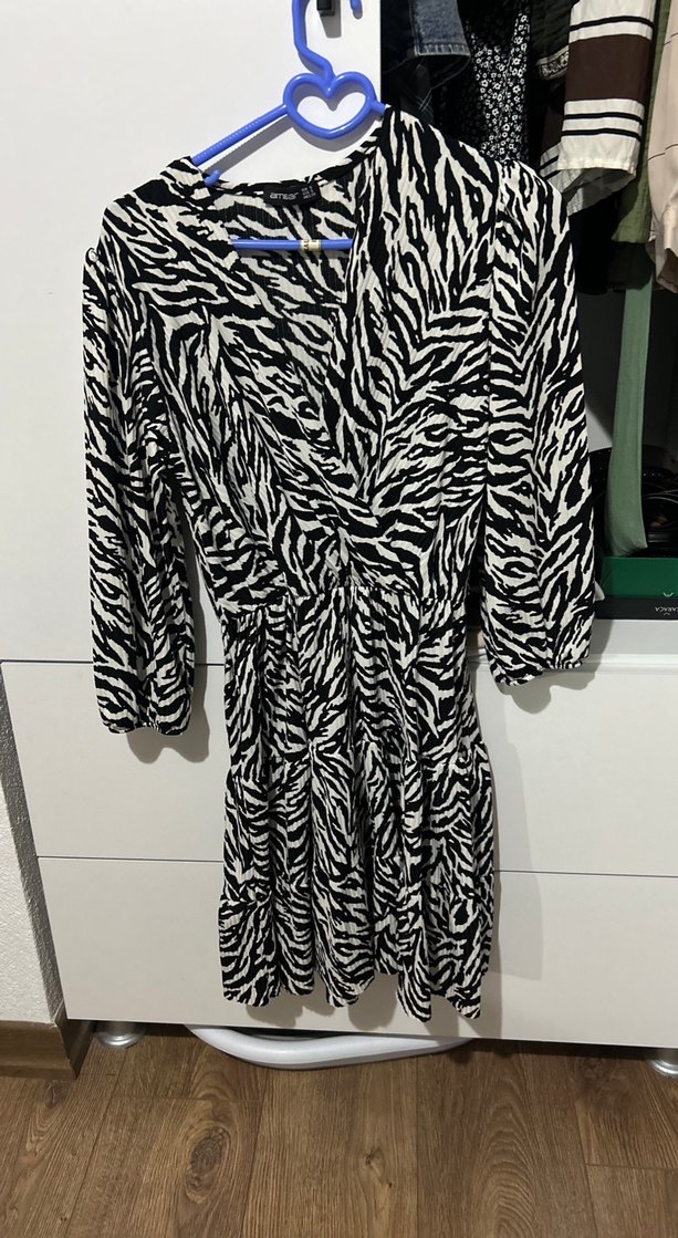 Zebra Desenli V Yaka Uzun Kollu Elbise - Görsel 3