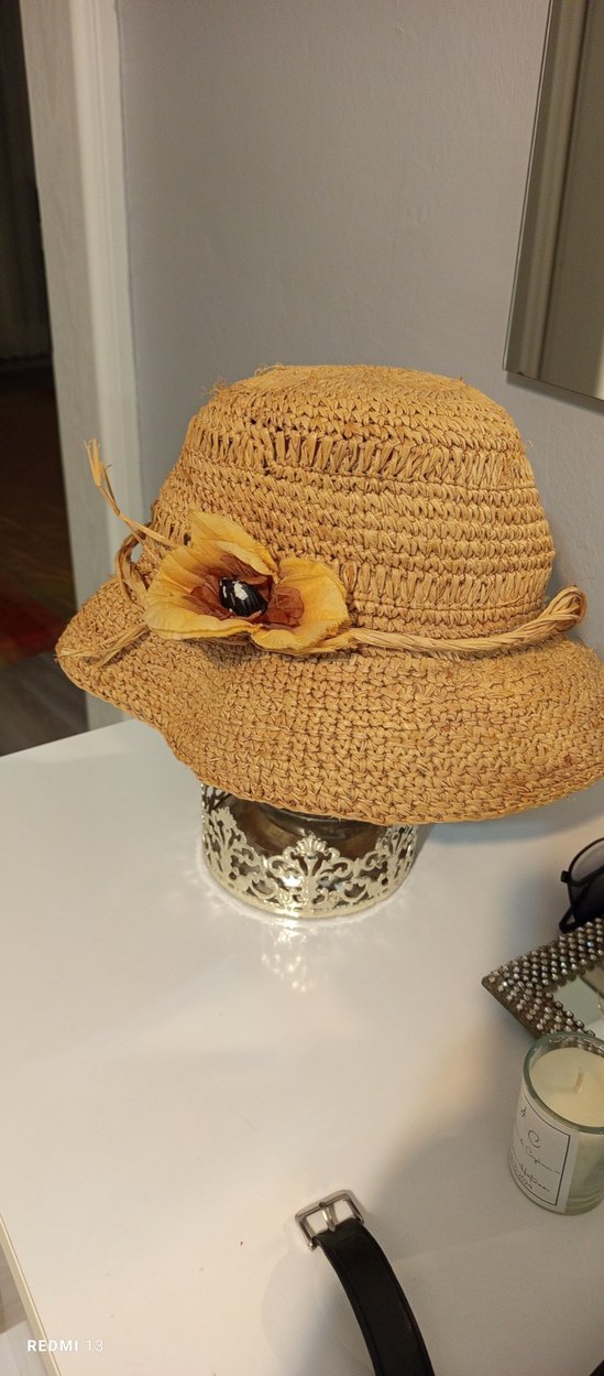 Bej Örgü Kadın Şapka Çiçek Detaylı - Görsel 2