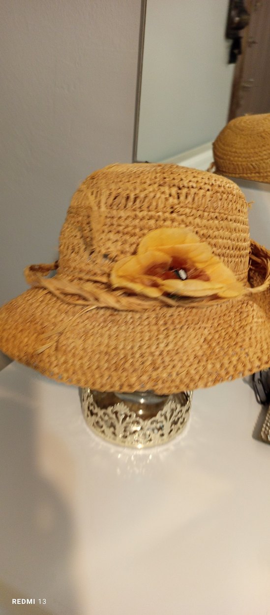 Bej Örgü Kadın Şapka Çiçek Detaylı - Görsel 3