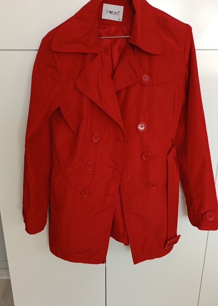 Kırmızı trenç - Görsel 4