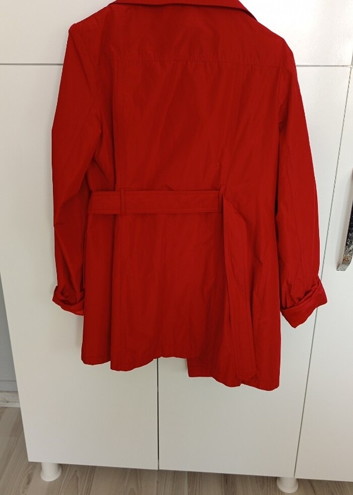 Kırmızı trenç - Görsel 5