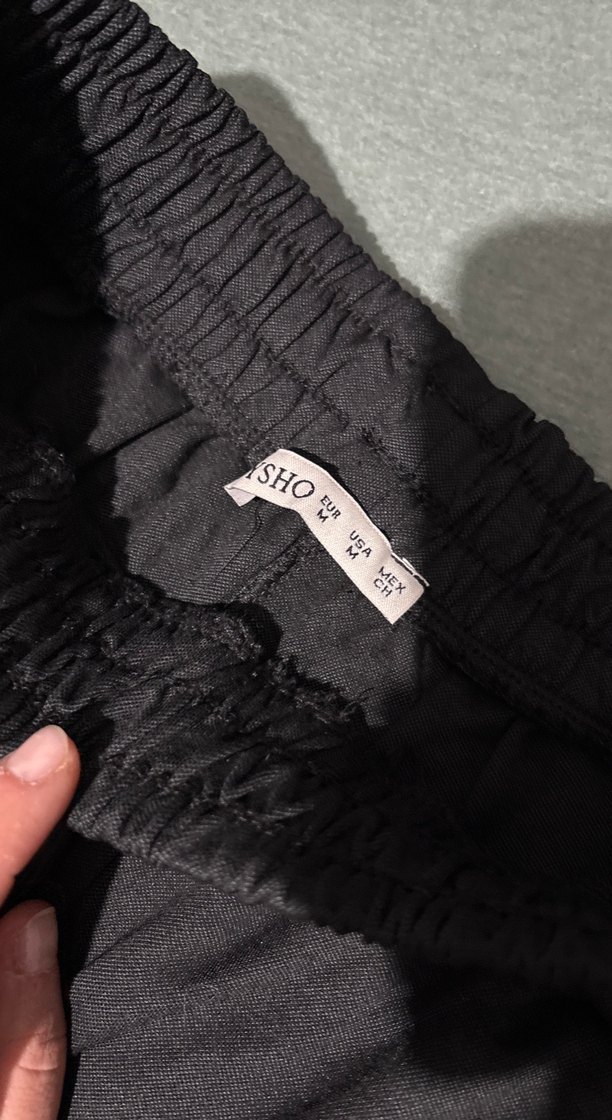 Siyah Rahat Kesim Kadın Mini Şort - Görsel 3