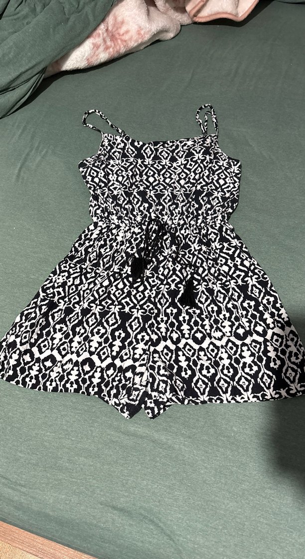 Kadın Siyah Desenli Askılı Mini Tulum - Görsel 2