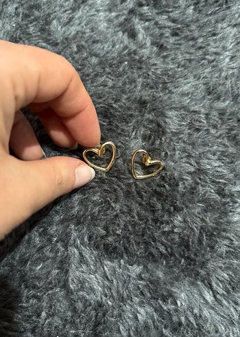 Altın Renk Mini Kalp Küpeler - Görsel 2