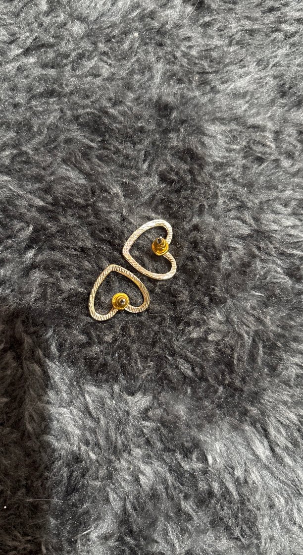 Altın Renk Mini Kalp Küpeler - Görsel 4