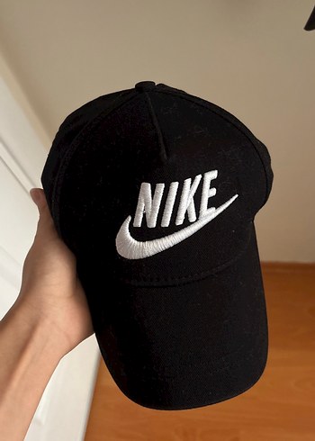 Nike Siyah Beyaz Logo Sapka