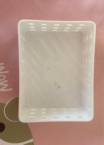 Beyaz plastik kutu