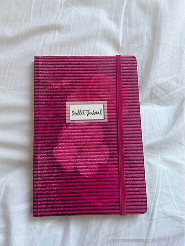 Pembe noktalı defter