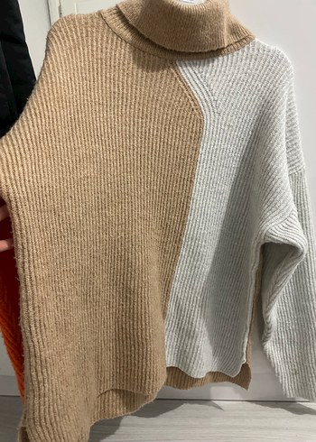 Rahat Kesim Renk Bloklu Boğazlı Kazak - Görsel 2