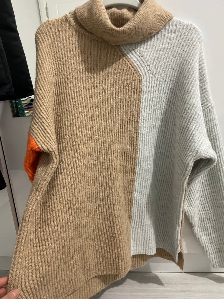 Rahat Kesim Renk Bloklu Boğazlı Kazak - Görsel 3