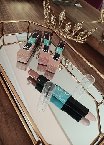 NYX markalı çift taraflı stick kontürler 