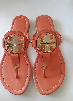 Tory Burch deri terlik. 