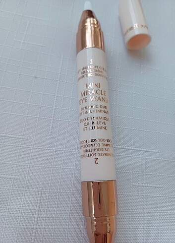  Beden Yeni Chrlotte Tilbury concealer.