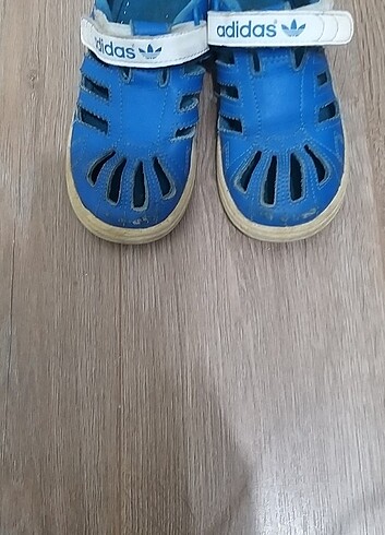 25 Beden mavi Renk Orjinal Adidas sandalet