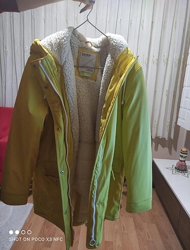 l Beden Pull & Bear sarı mont yağmurluk ceket