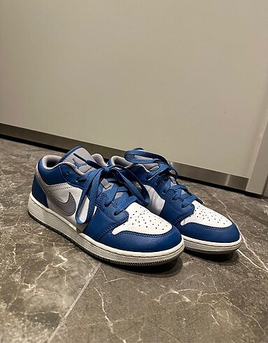 nike true blue