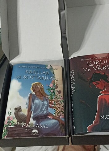  Beden Lordlar ve varisler krallar ve soytarıları kutulu iki kitap hgoi