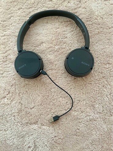 Sony kulak üstü bluetooth kulaklık