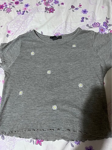 gri tshirt