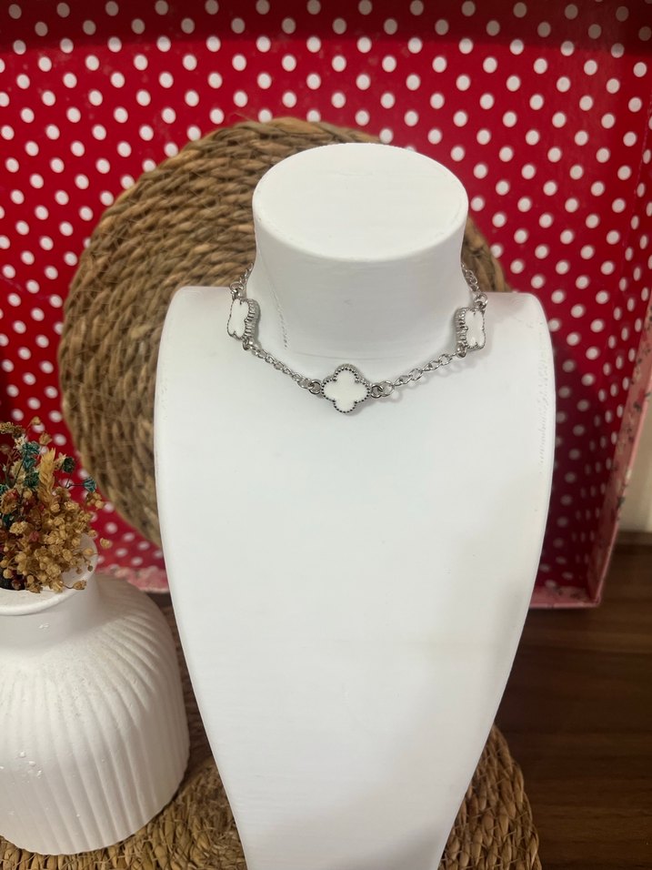 BEYAZ YONCA DETAYLI BİLEKLİK - Görsel 2