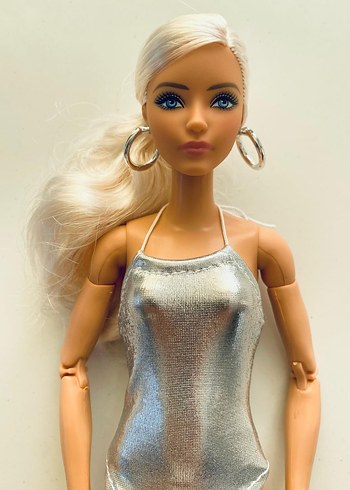 Sifir Barbie Basics 02