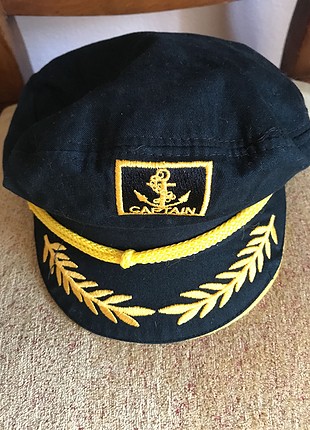 Siyah çocuk şapkası