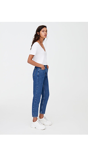 Pull and Bear Pull&bear; mom jeans