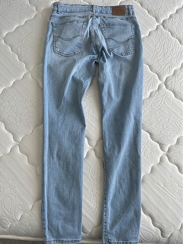 40 Beden Pull and bear erkek kot pantolon